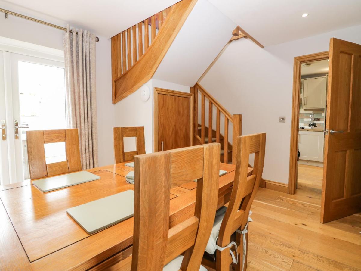 Primrose Cottage Ulverston Exterior photo